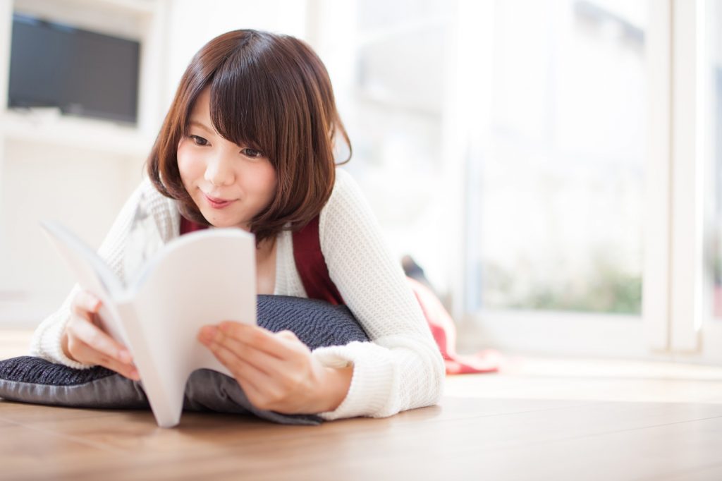 読書　女子
